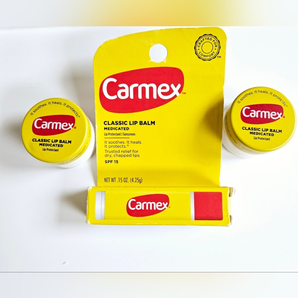 NWT 》3×《 CARMEX CLASSIC MEDICATED LIP BALMS!